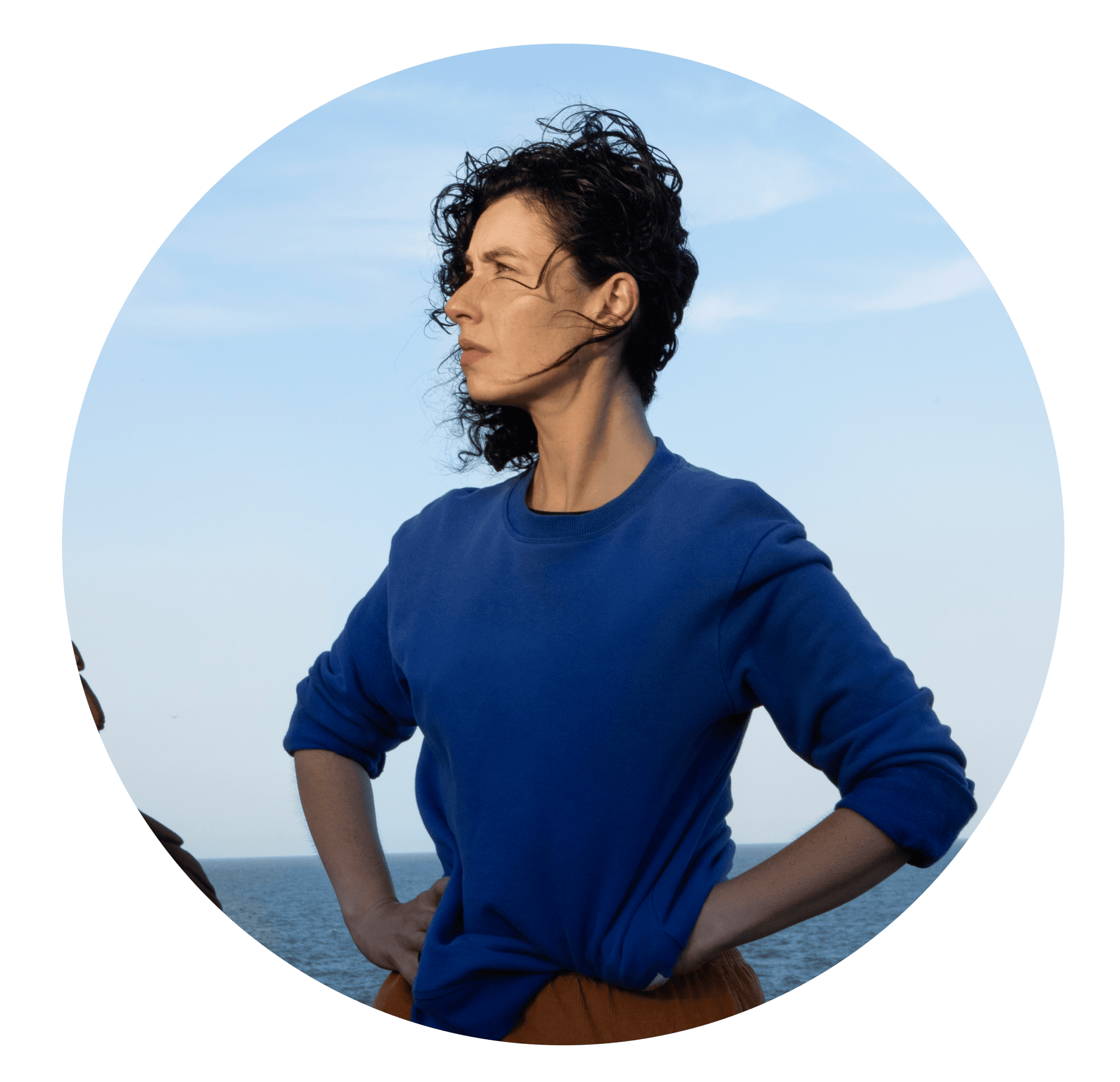 roundel shot of Su Shaw